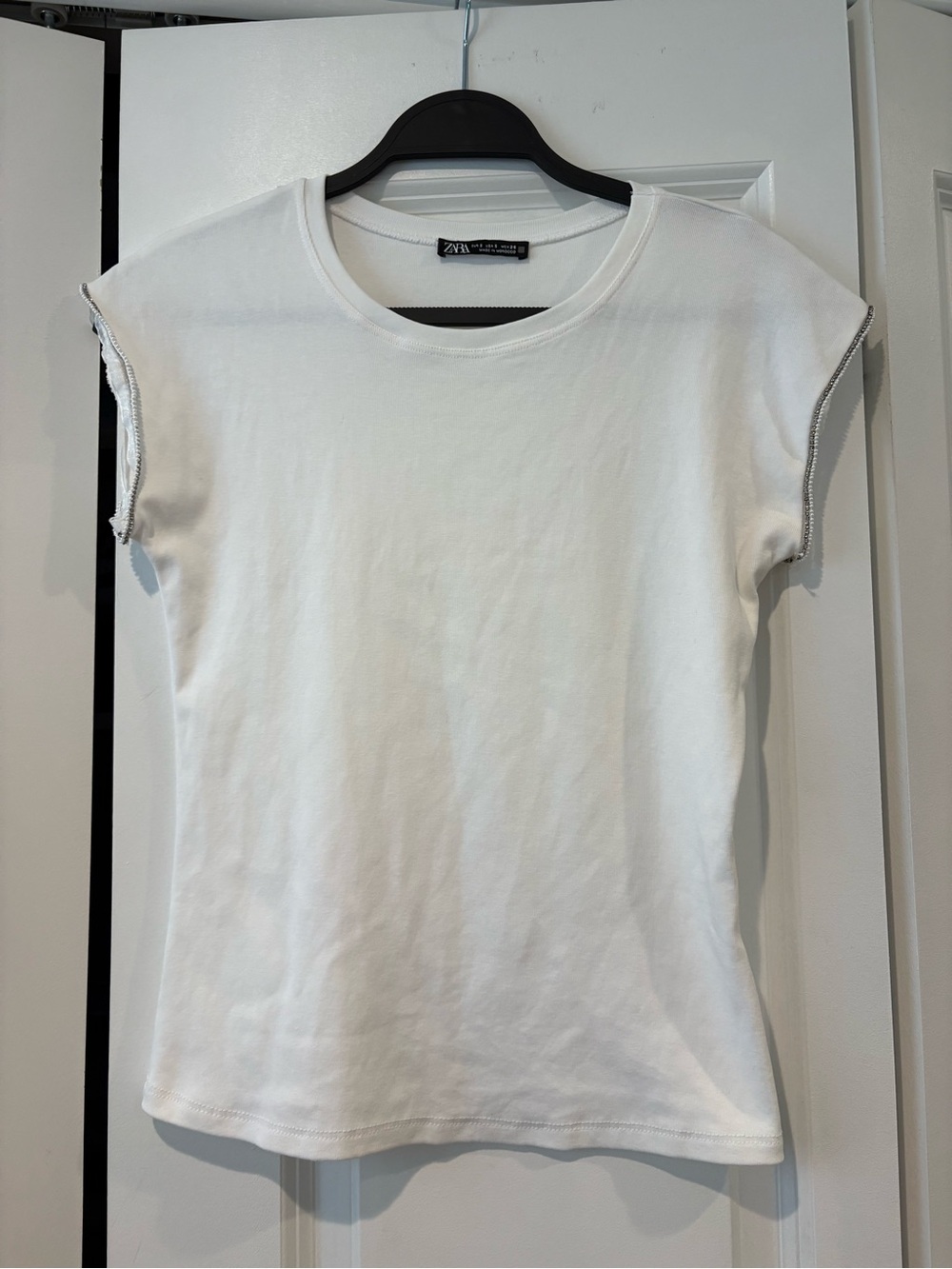 Zara White Cap-Sleeve Crewneck Tee with Contrast Trim